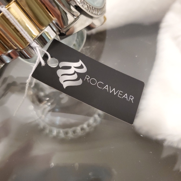 Men's New With Tags Rocawear Bracelet Watch - Picture 3 of 4